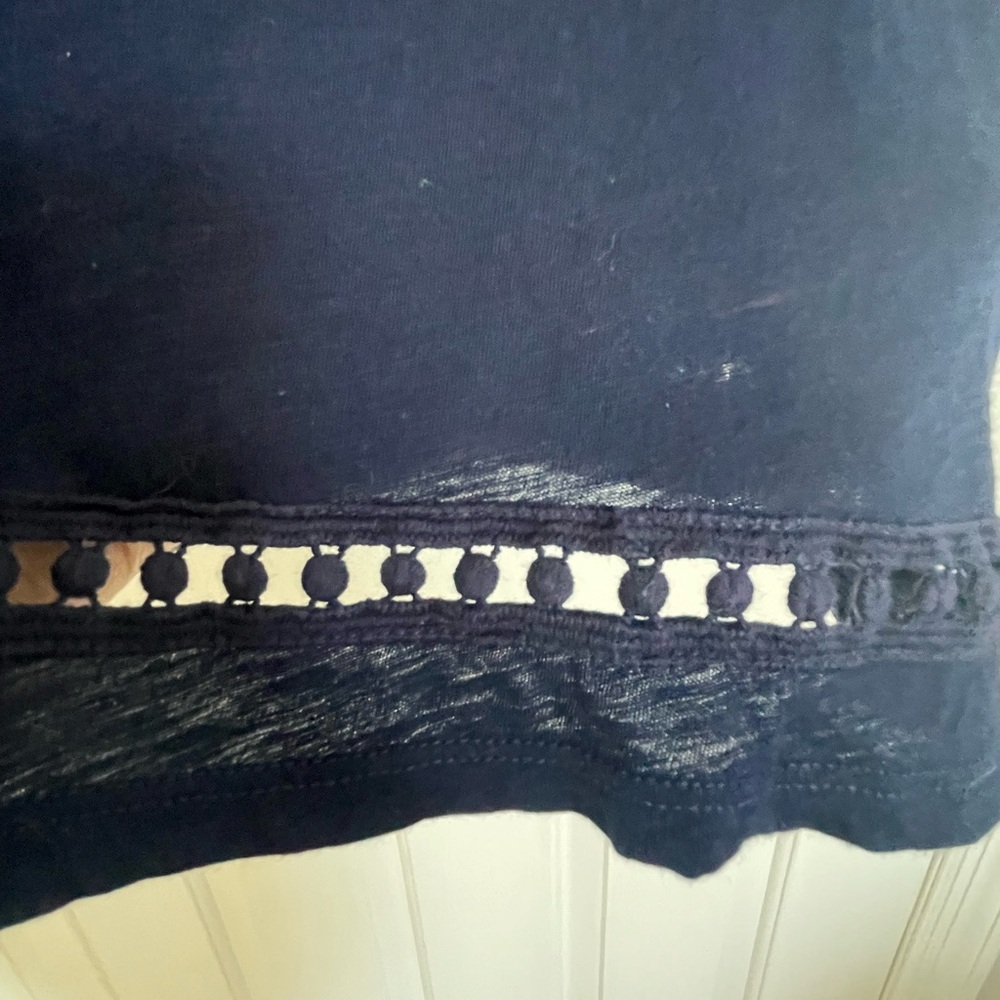 XL long sleeve cold shoulder White House Black Market top in navy. - Picture 7 of 7